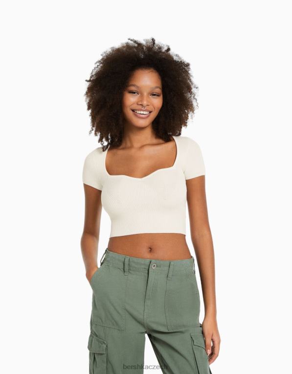 ženy Bershka pletený svetr s krátkým rukávem se srdíčkovým výstřihem P8844994 oblečení krém ženy Bershka pletený svetr s krátkým rukávem se srdíčkovým výstřihem P8844994 oblečení krém